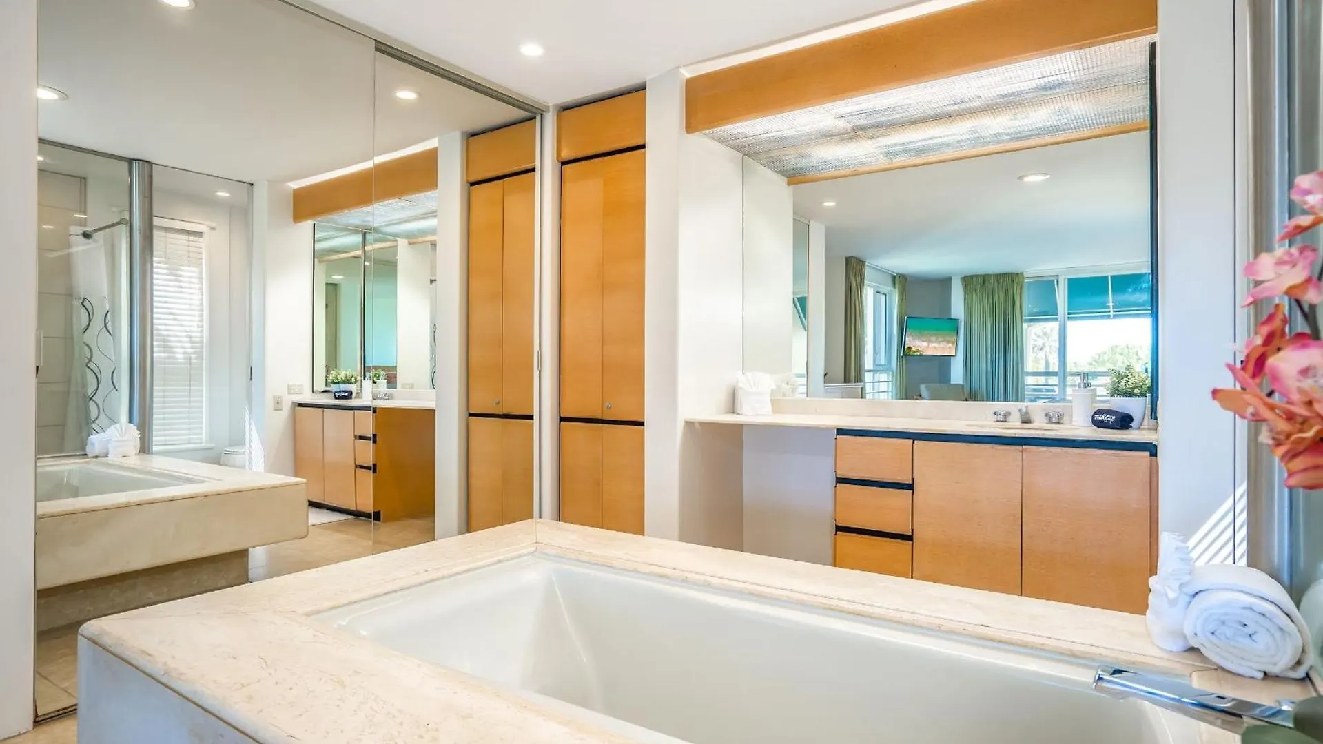 Palms At Wailea Two Bedrooms - Ocean View By Coldwell Banker Island Vacations Apartment
