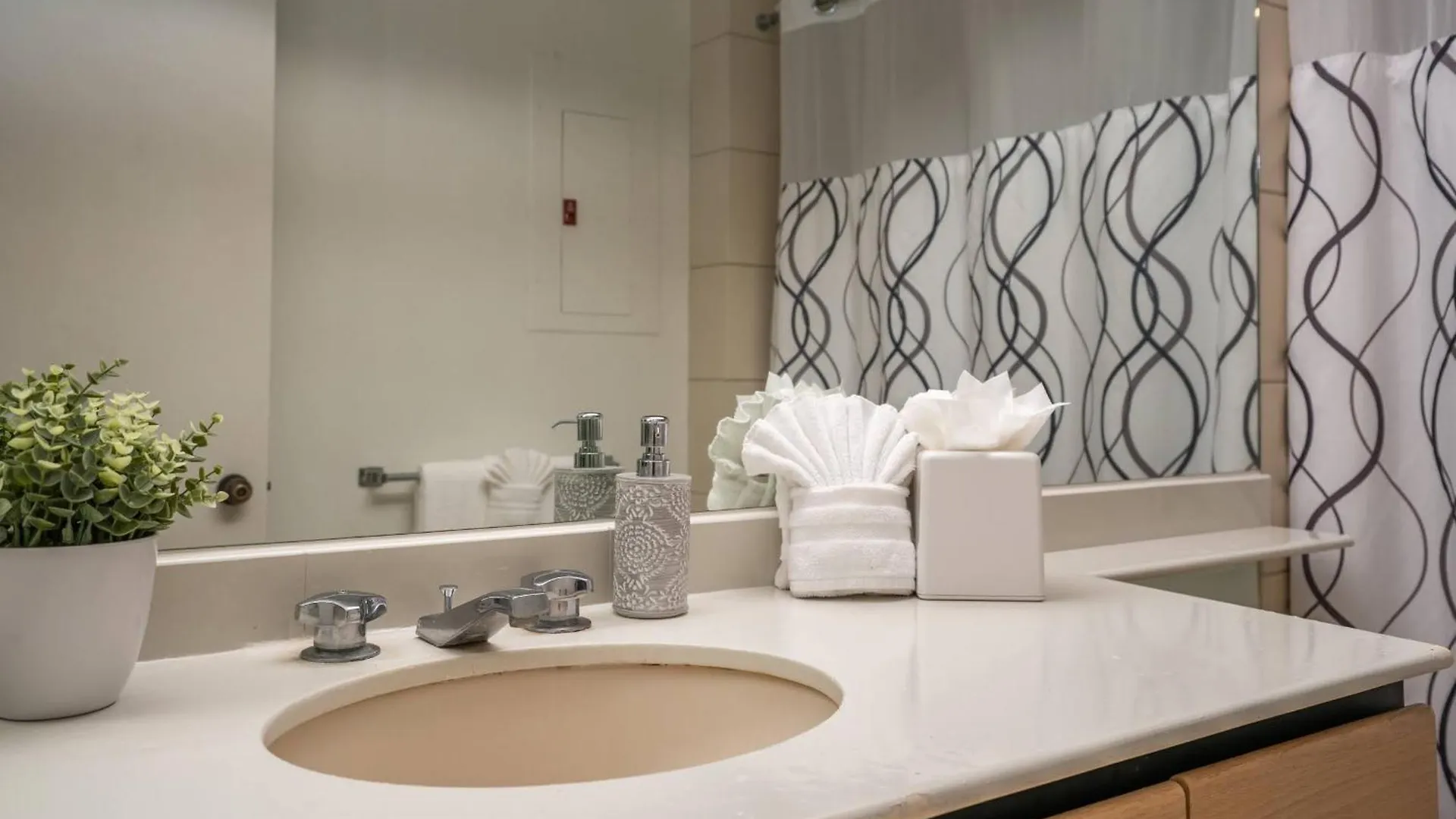 Palms At Wailea Two Bedrooms - Ocean View By Coldwell Banker Island Vacations Apartment